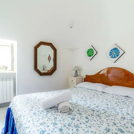 Trulli Santa Lucia Ai Monti Villa *